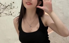 揪着小萝莉的头发疯狂输出